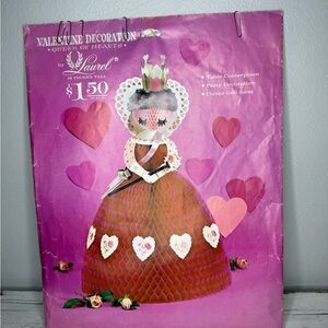 Valentines Accordion Fold Centerpiece 'Queen of Hearts' American Greetings